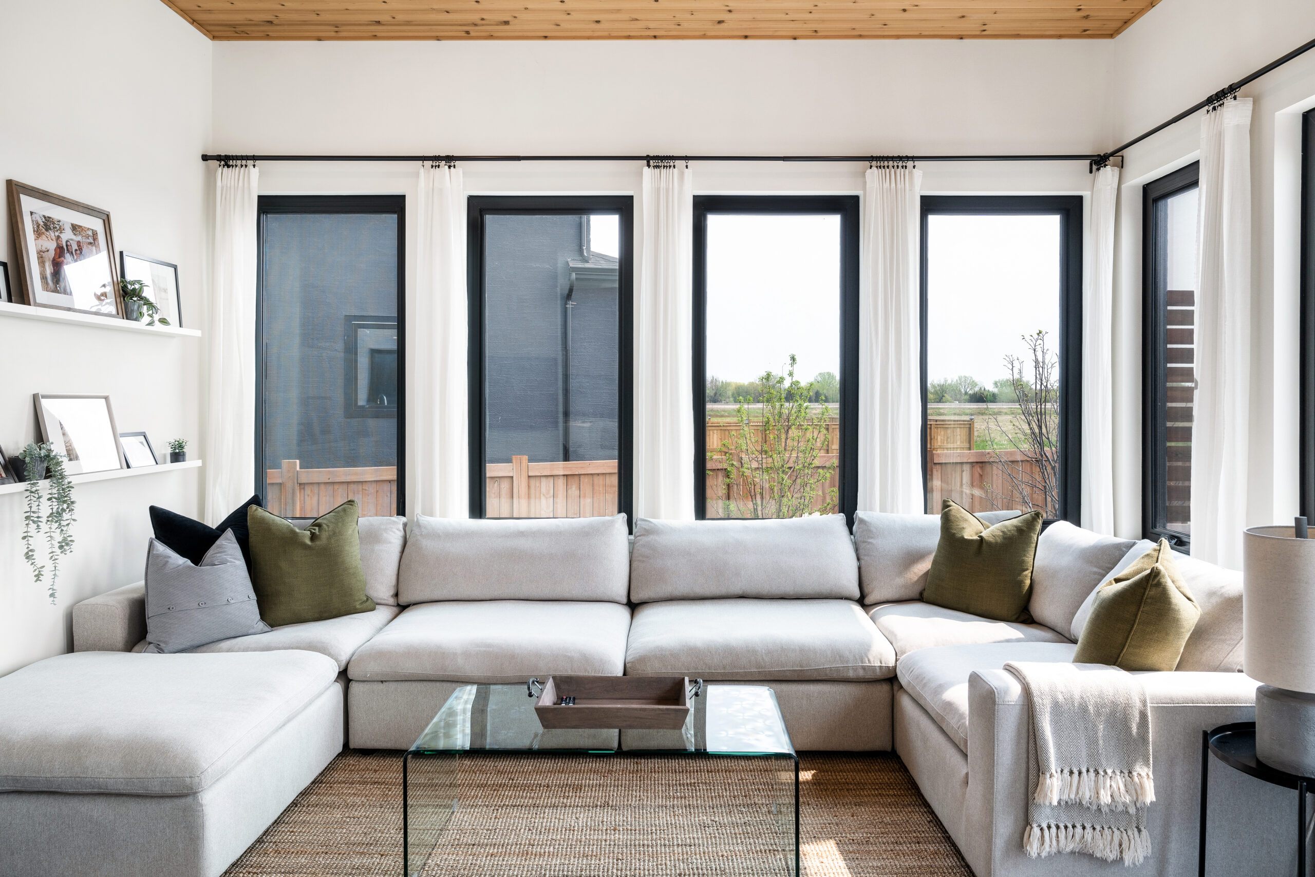 7 Fox Pointe - Interiors-23